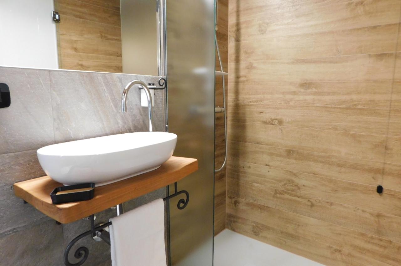 nicomatroomsdomodossola en rooms 010